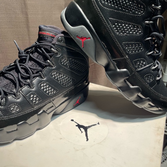 Jordan Men's Black Sneakers - Picture 2 of 2